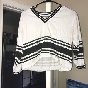 Cropped 3/4 sleeve length shirt